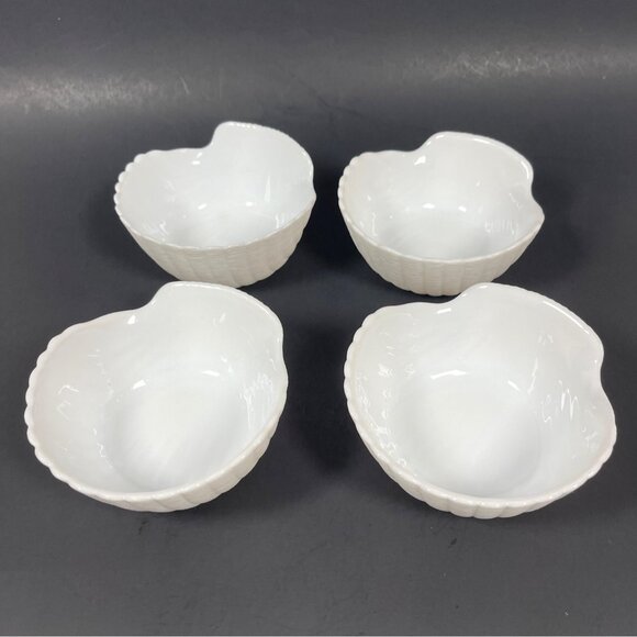 White Milk Glass Seashell Bowl Scallop Clam Shell Dessert 4 Pc Lot Set Vintage - Picture 2 of 10